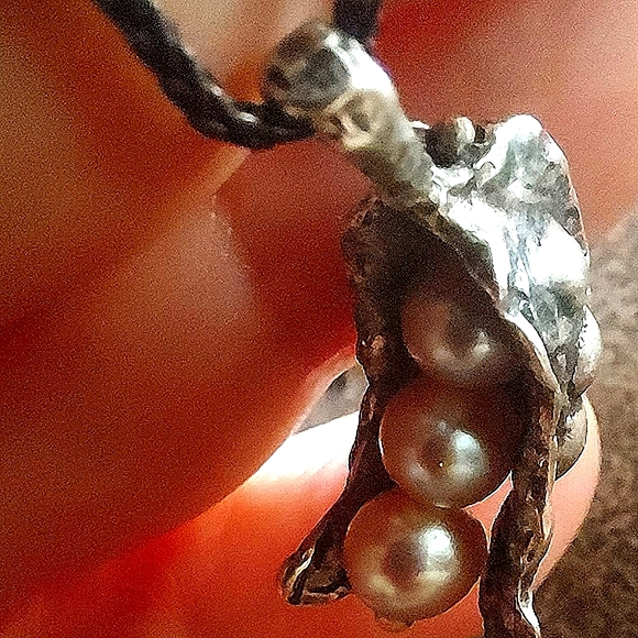 NWT Pea Pod Pendant pesrls&Silver. Handmade. Rhodium plated to avoid varnish - Picture 1 of 9